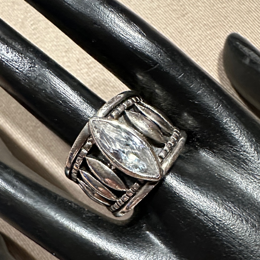 Stunning, Elegant Silver Women's Ring R1293